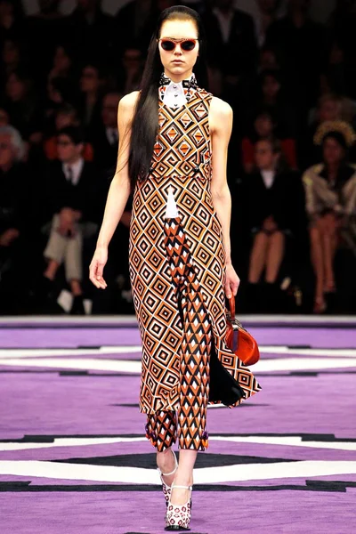 Look 19